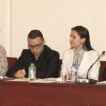 Студентите към стажантската програма на Народното събрание в присъствието на председателя на правната комисия Четин Казак (дясно) представиха сравнителния анализ на законодателствата