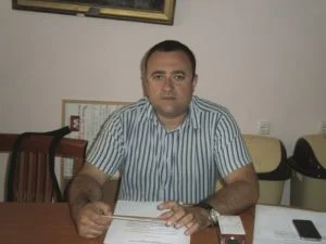 Червеният депутат Иван Иванов се задържа два часа на стола в МВР