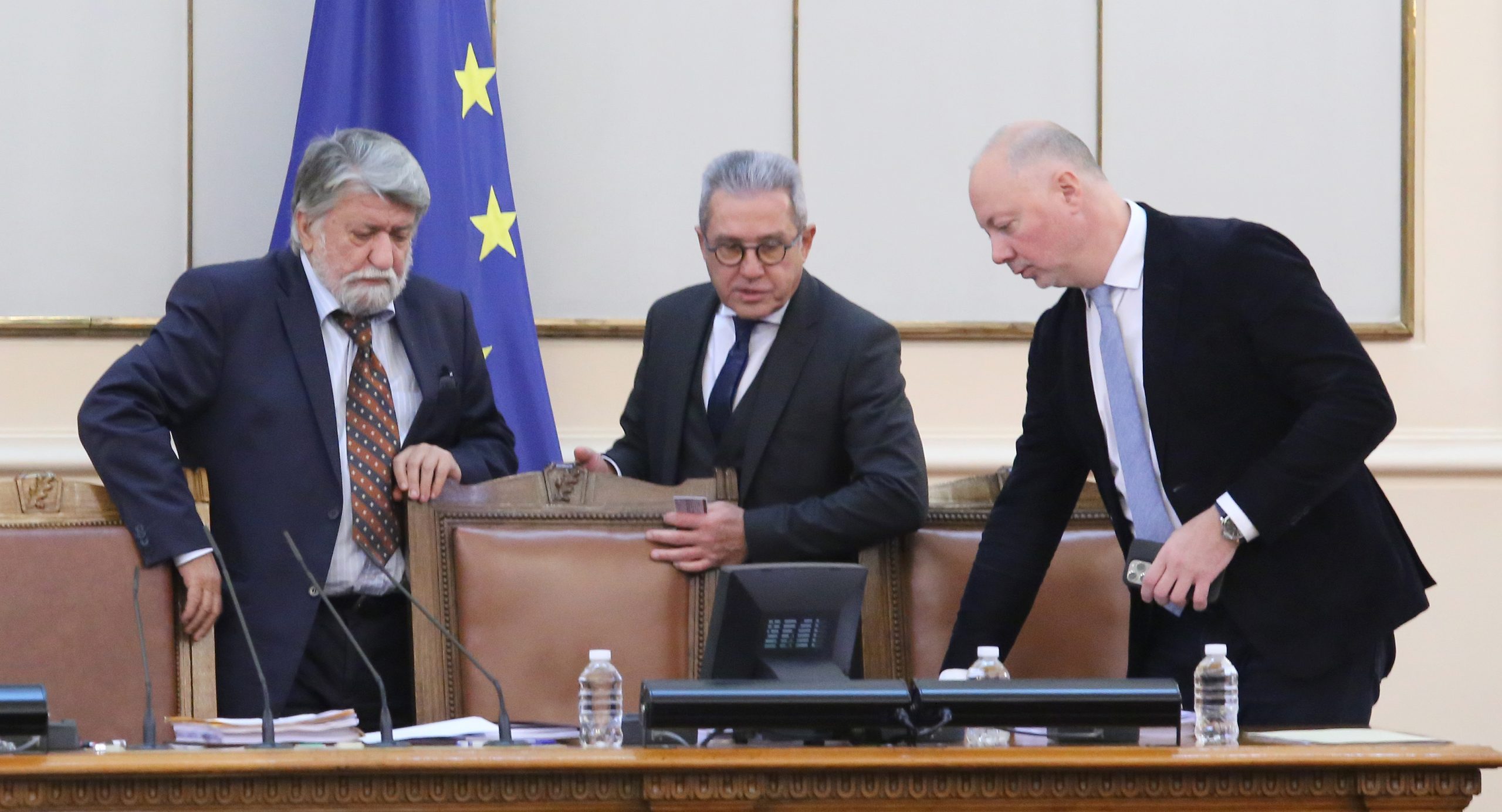 Парламент Вежди Рашидов