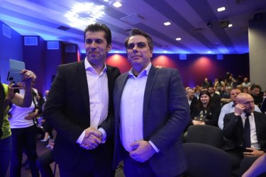 Кирил Петков