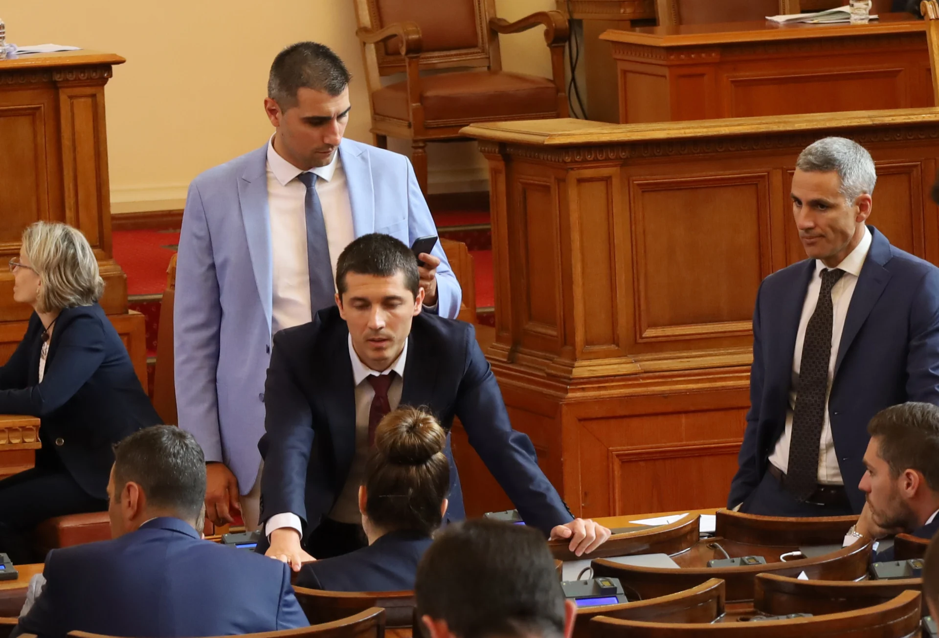 Парламент държавен бюджет Мирослав Иванов Андрей Гюров