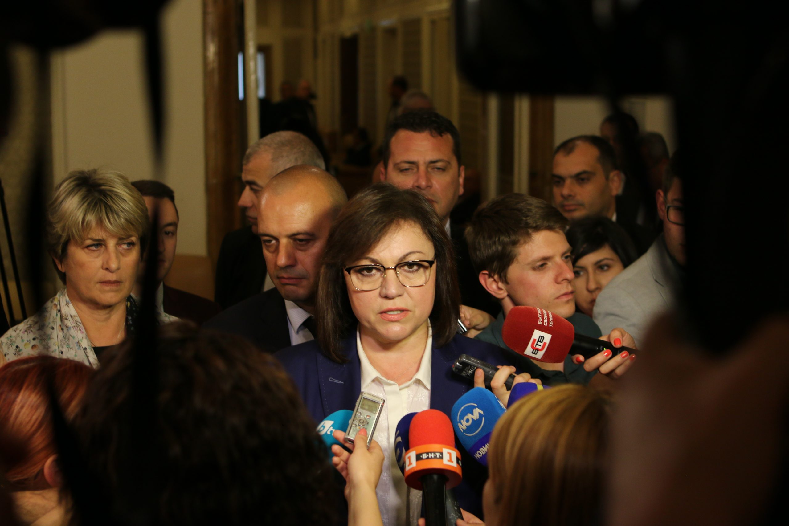 Парламент Корнелия Нинова БСП