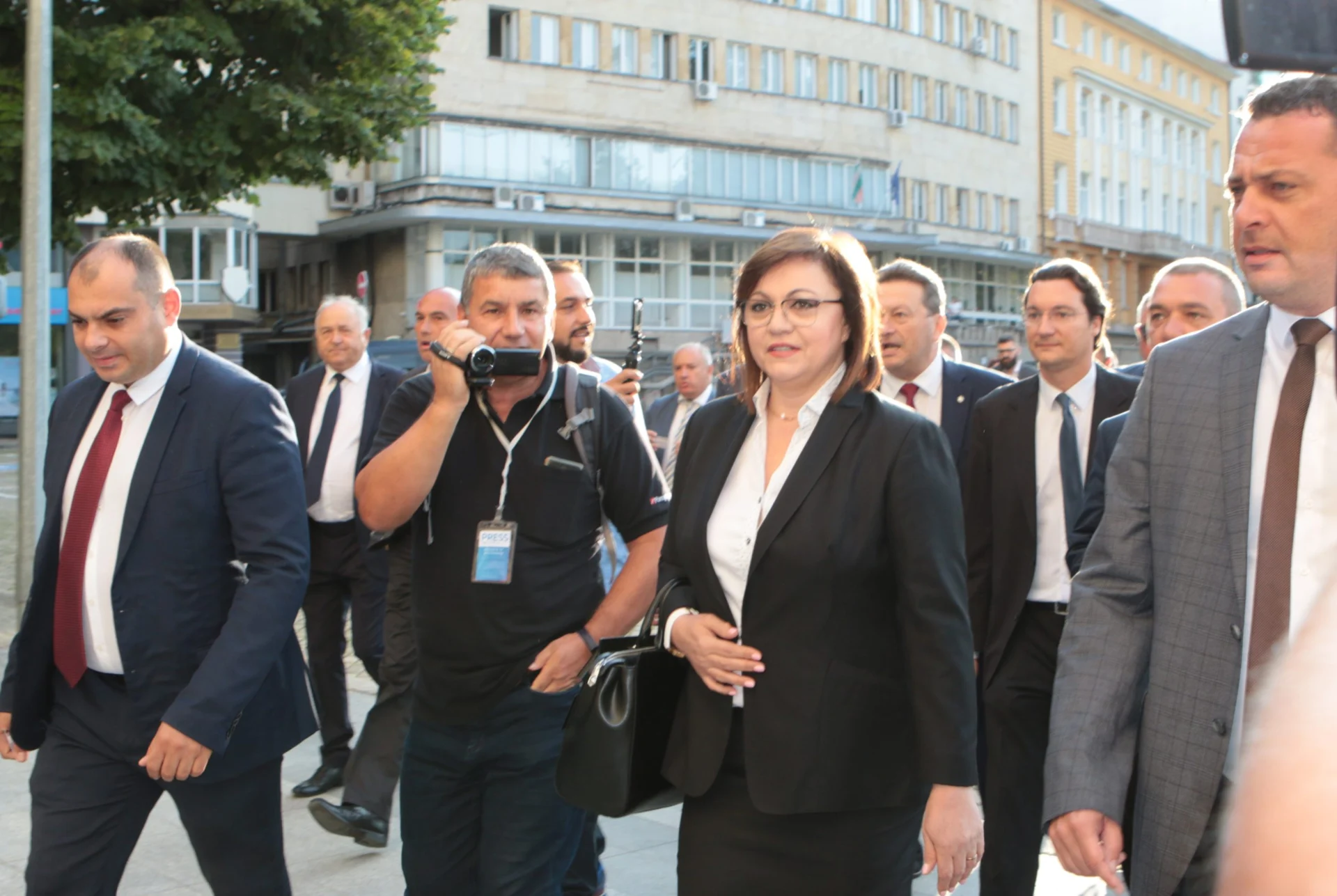 Парламент депутати БСП Корнелия Нинова