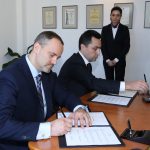 Подписване на меморандум за сътрудничество между ББР (Българска банка за развитие) и Международната инвестиционна банка.Билян Балев изп. директор на ББР и Владимир Ливенцев изп. директор на Международна инвестиционна банка