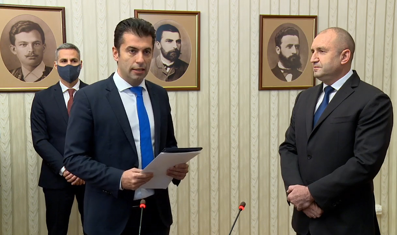 Президентство връчване на мандат на Продължаваме промяната Румен Радев Кирил Петков
