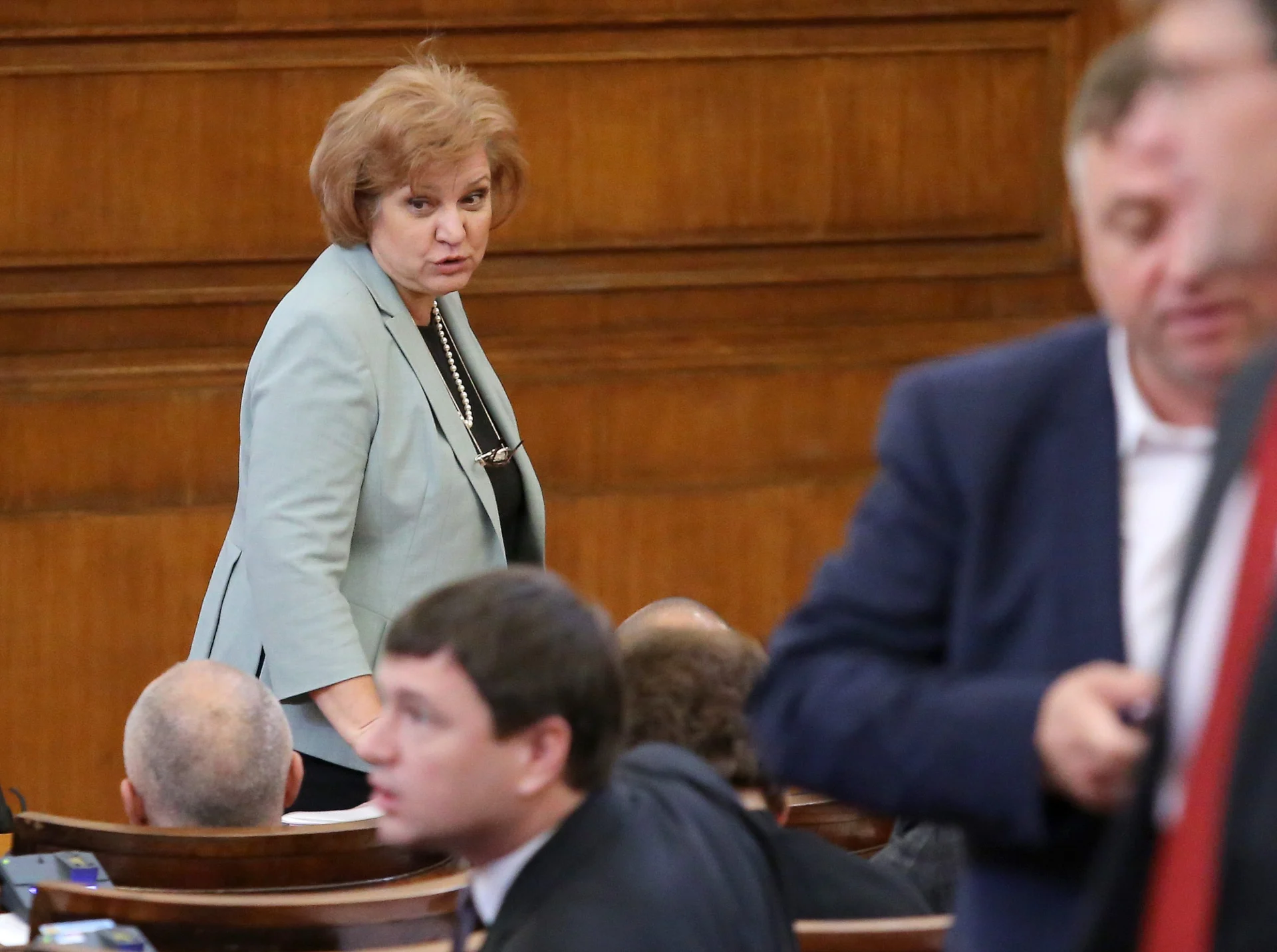 Парламент Менда Стоянова