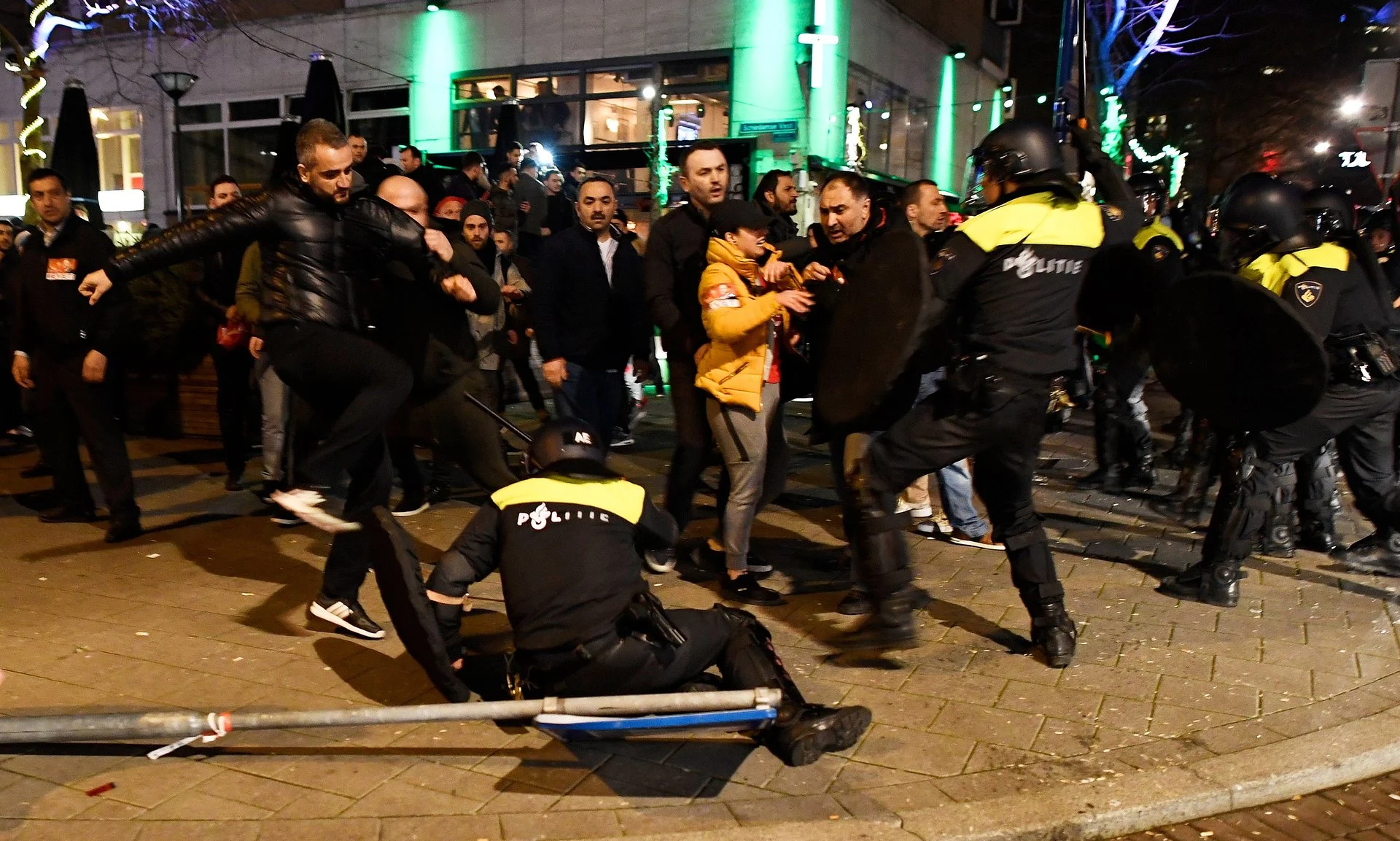 турци протест ротердам холандия