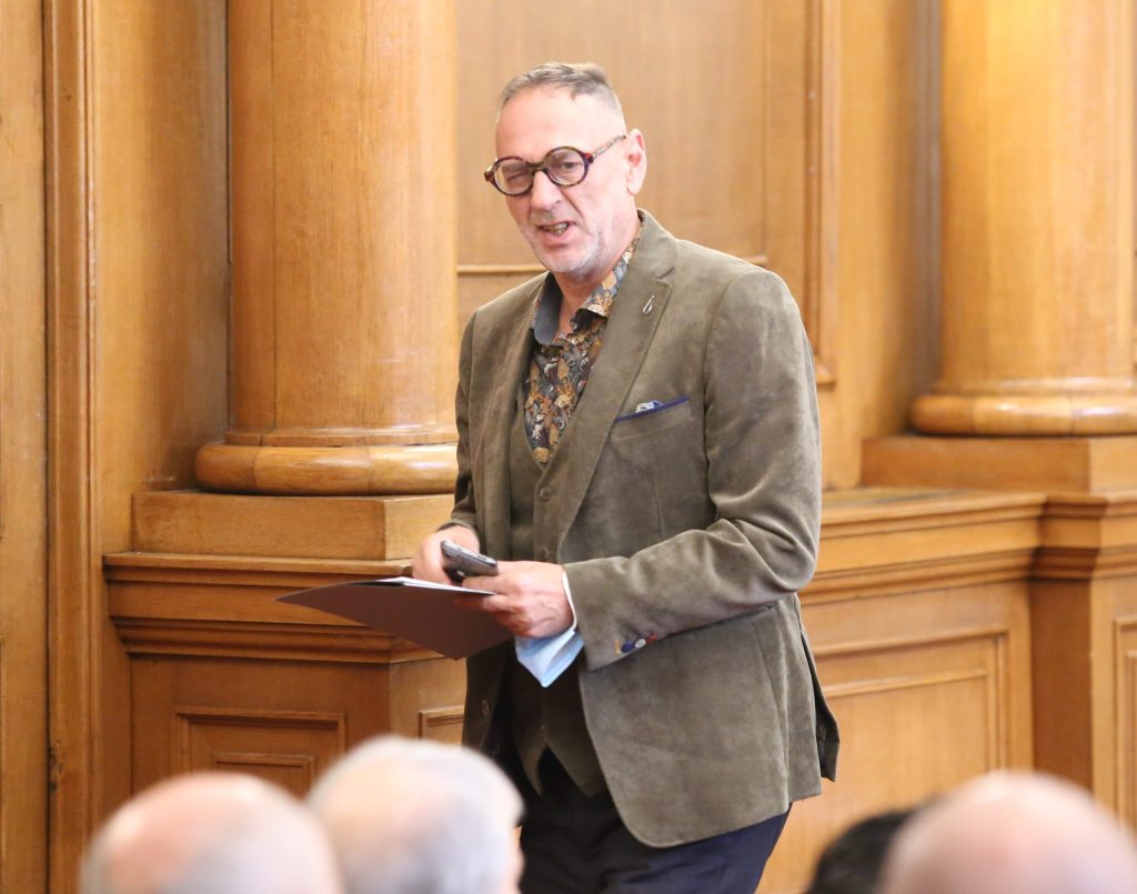 Парламент Любен Дилов