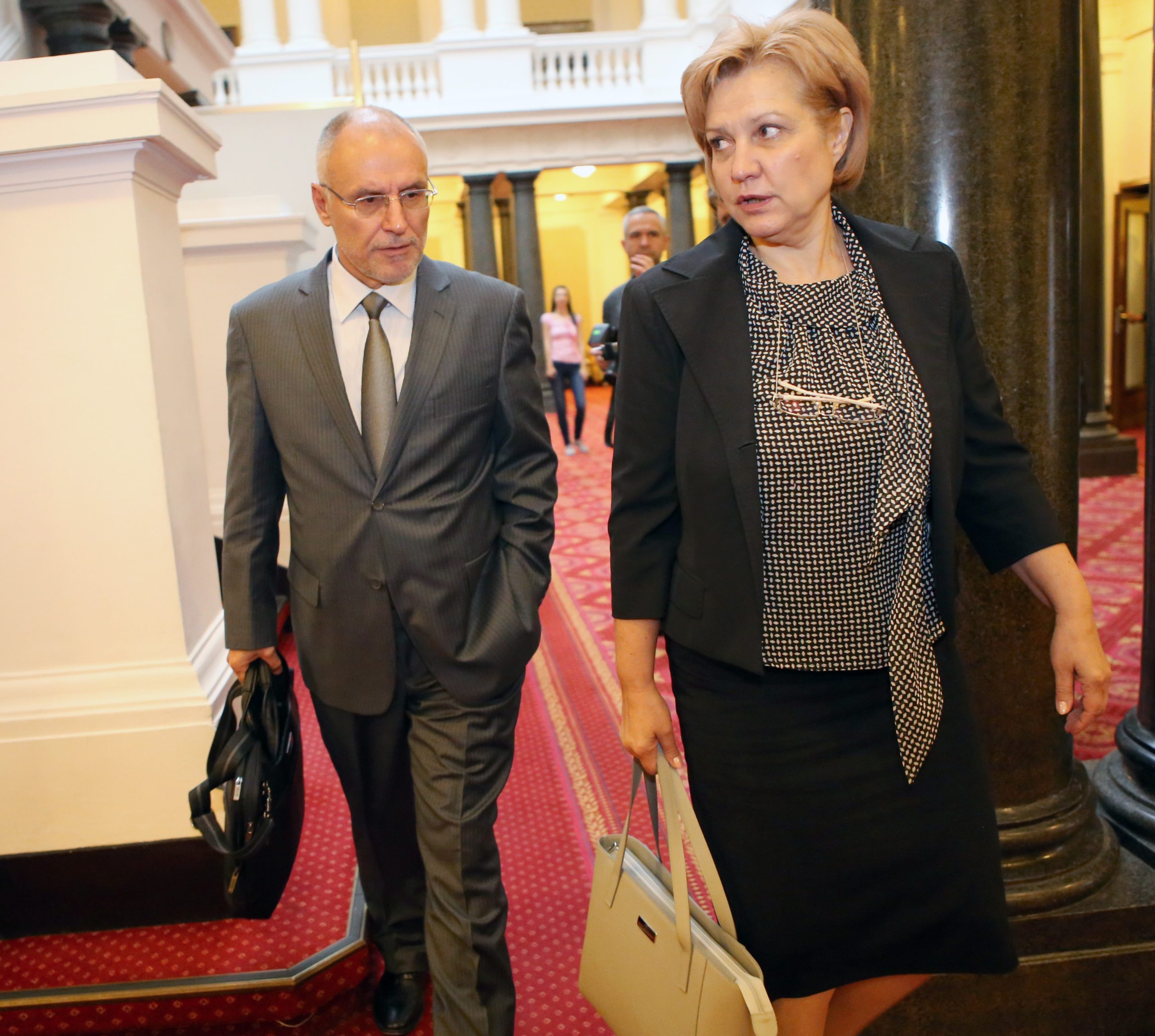 Парламент Димитър Радев кандидат за управител на БНБ Менда Стоянова Герб
