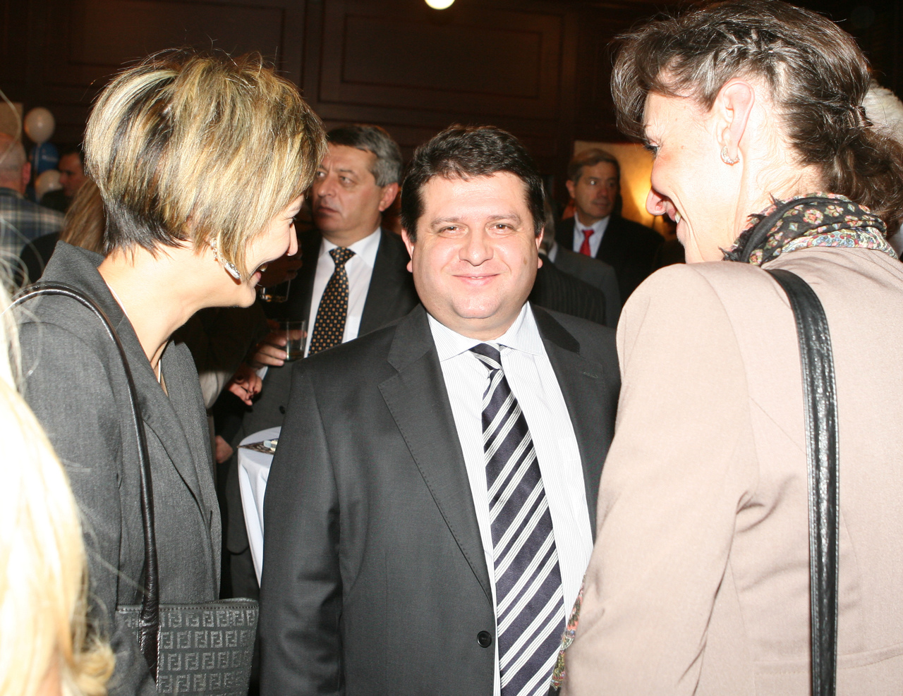 Банкер на годината 2010Димана Ранкова - зам. предс. на КФНВасил Големански - изпълнителен директор на БФБ