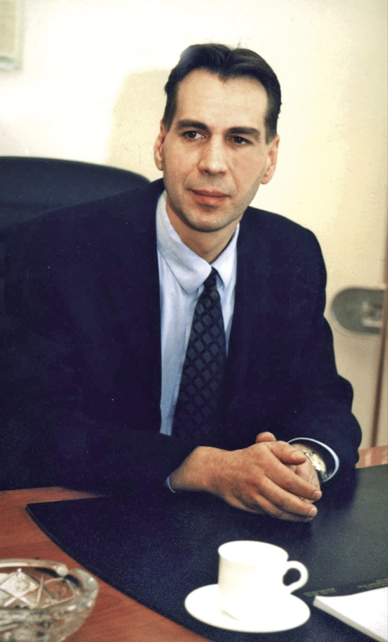 Николай Попов