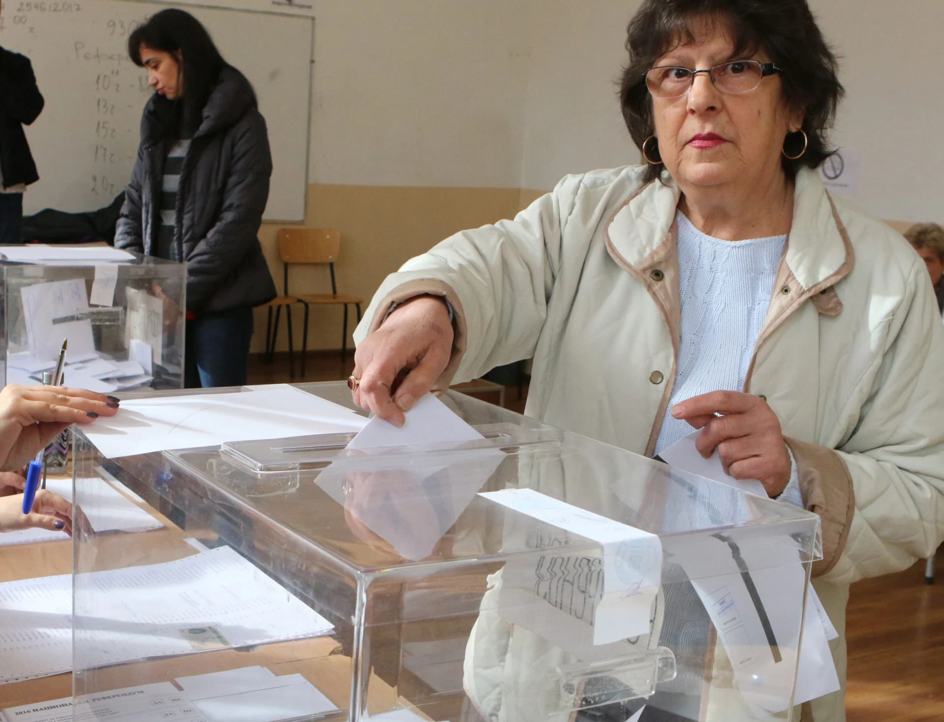 Избори 2016 гласуване