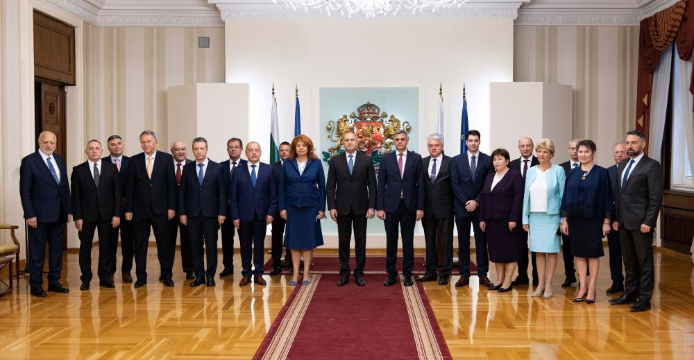 Президентство Представяне на служебен кабинет