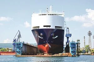 Кораборемонтният завод "Одесос" АД във Варна е сред водещите в Черноморския регион и извършва ремонти на кораби не само от Европа.