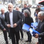 Народно събрание Слави Тифонов внася подписи за референдум