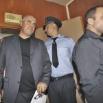 Временно изпълняващият за година длъжността директор на СДП комисар Ивайло Спиридонов (вляво) е известен с прякора си д-р Рос