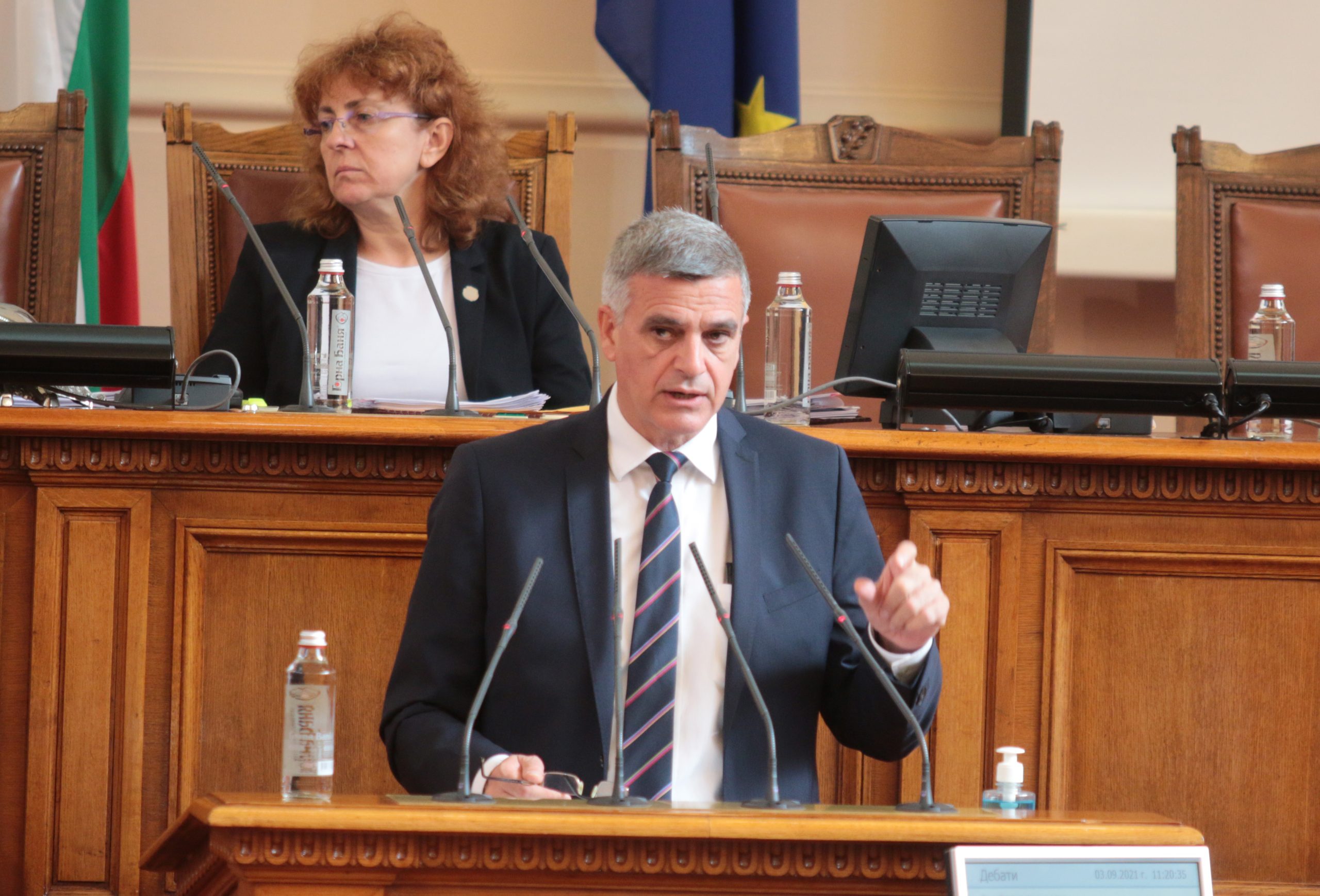 Парламент Стефан Янев