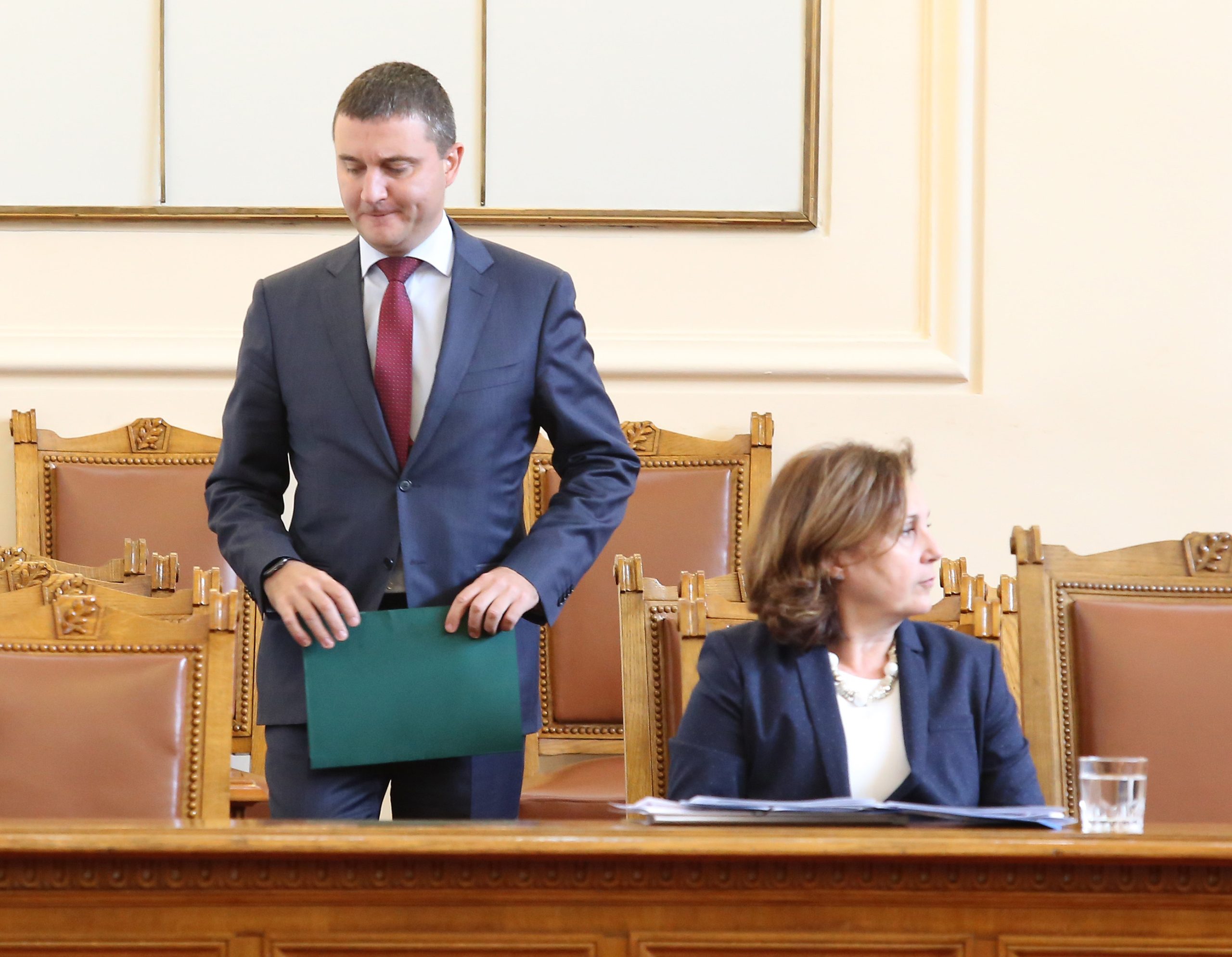 Парламент Владислав Горанов Румяна Бъчварова