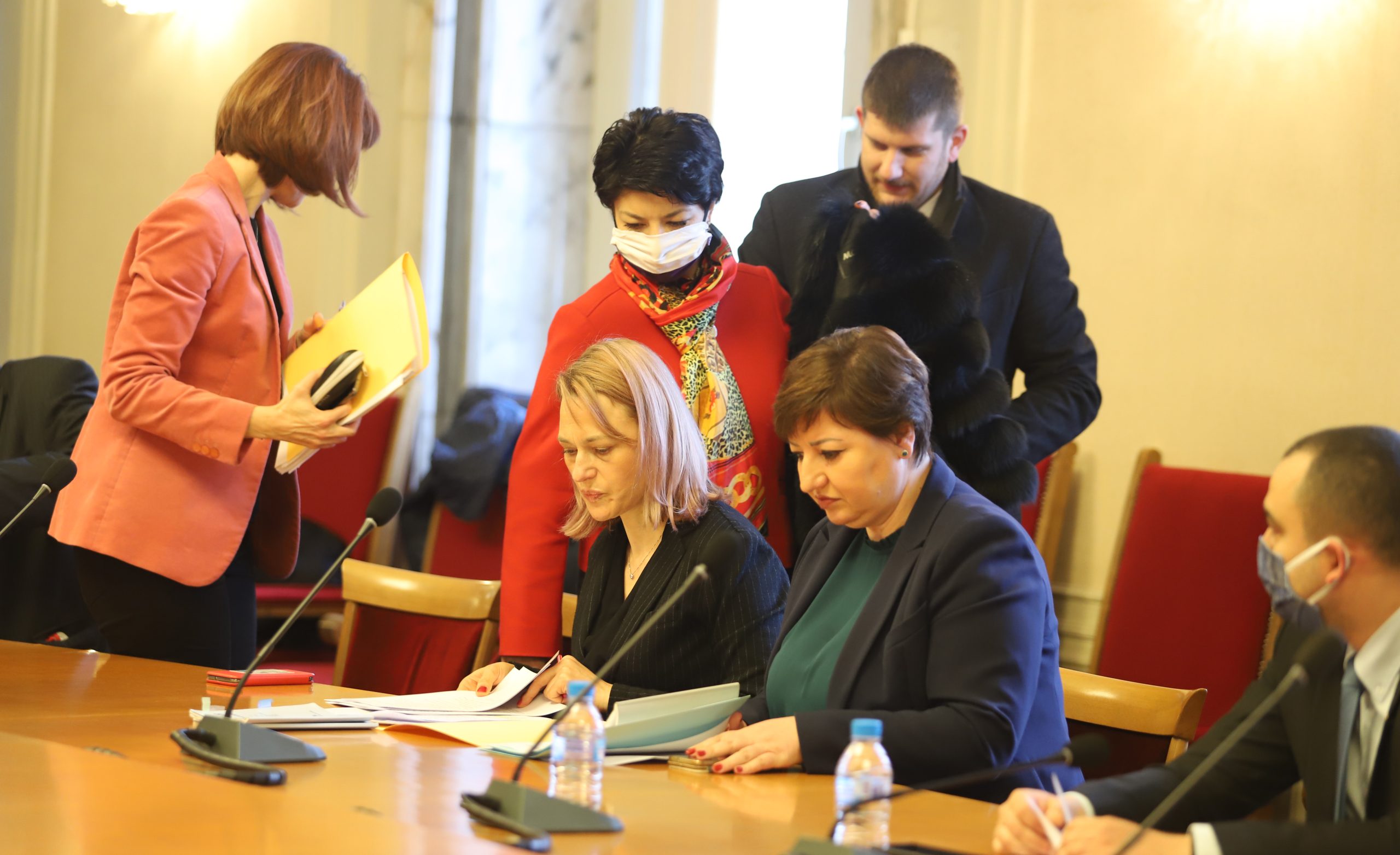 Парламент комисия по правни въпроси правна комисия