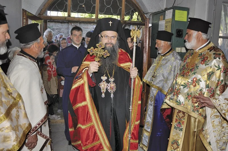 Николай Пловдивски сочи на протестиращите пътя към рая.