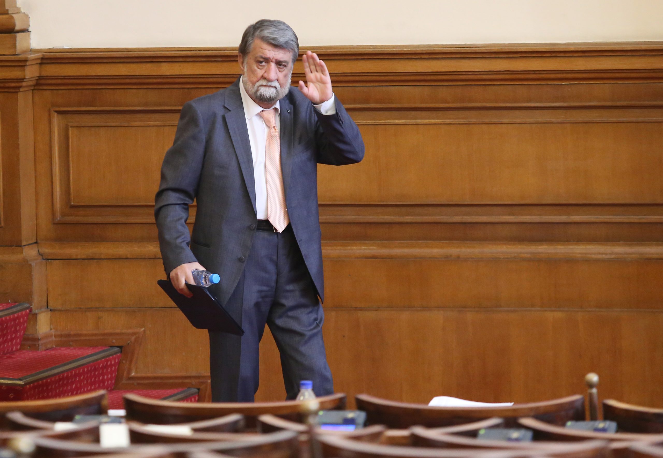 Парламент Вежди Рашидов