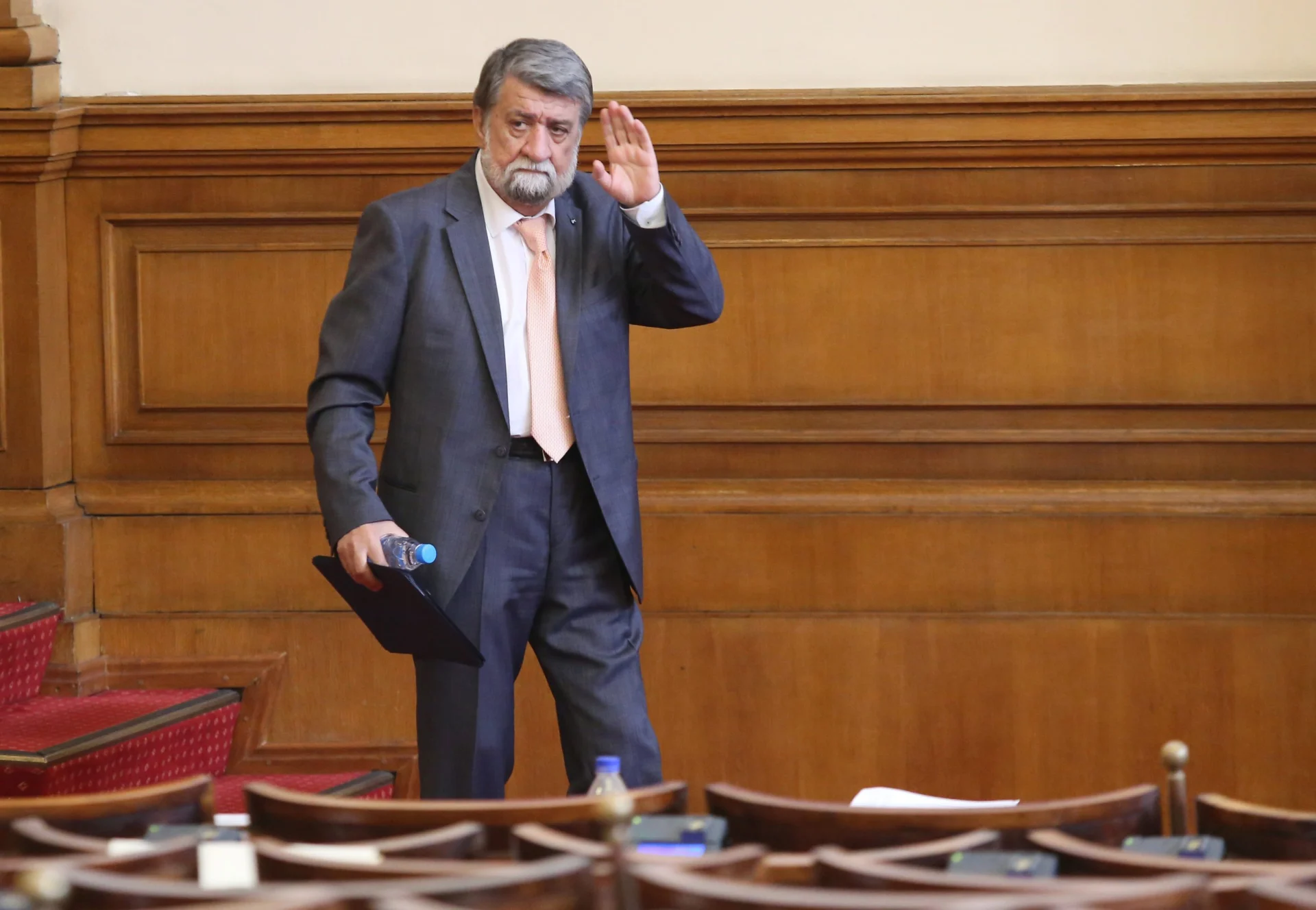 Парламент Вежди Рашидов