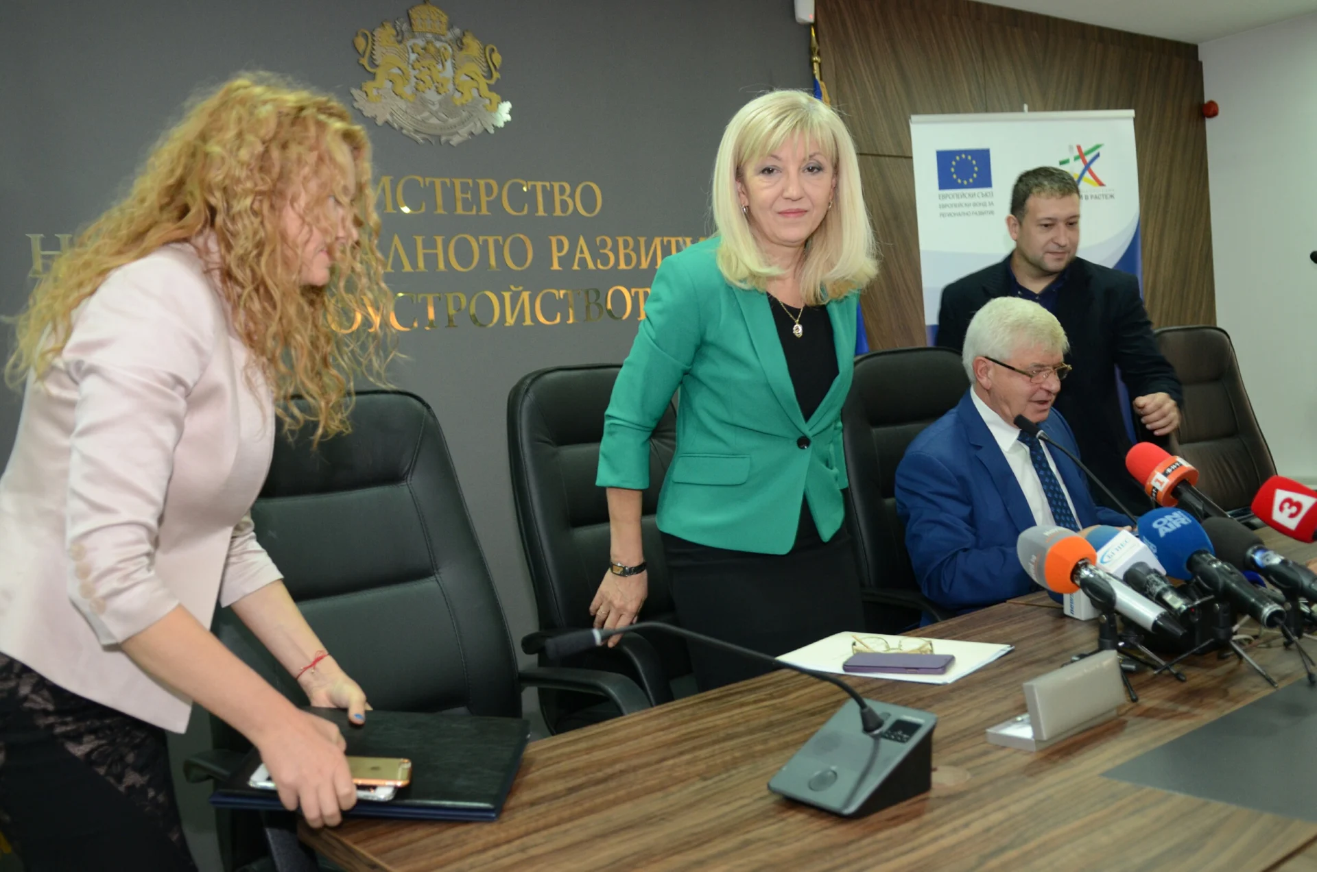 В присъствието на министъра на регионалното развитие Петя Аврамова