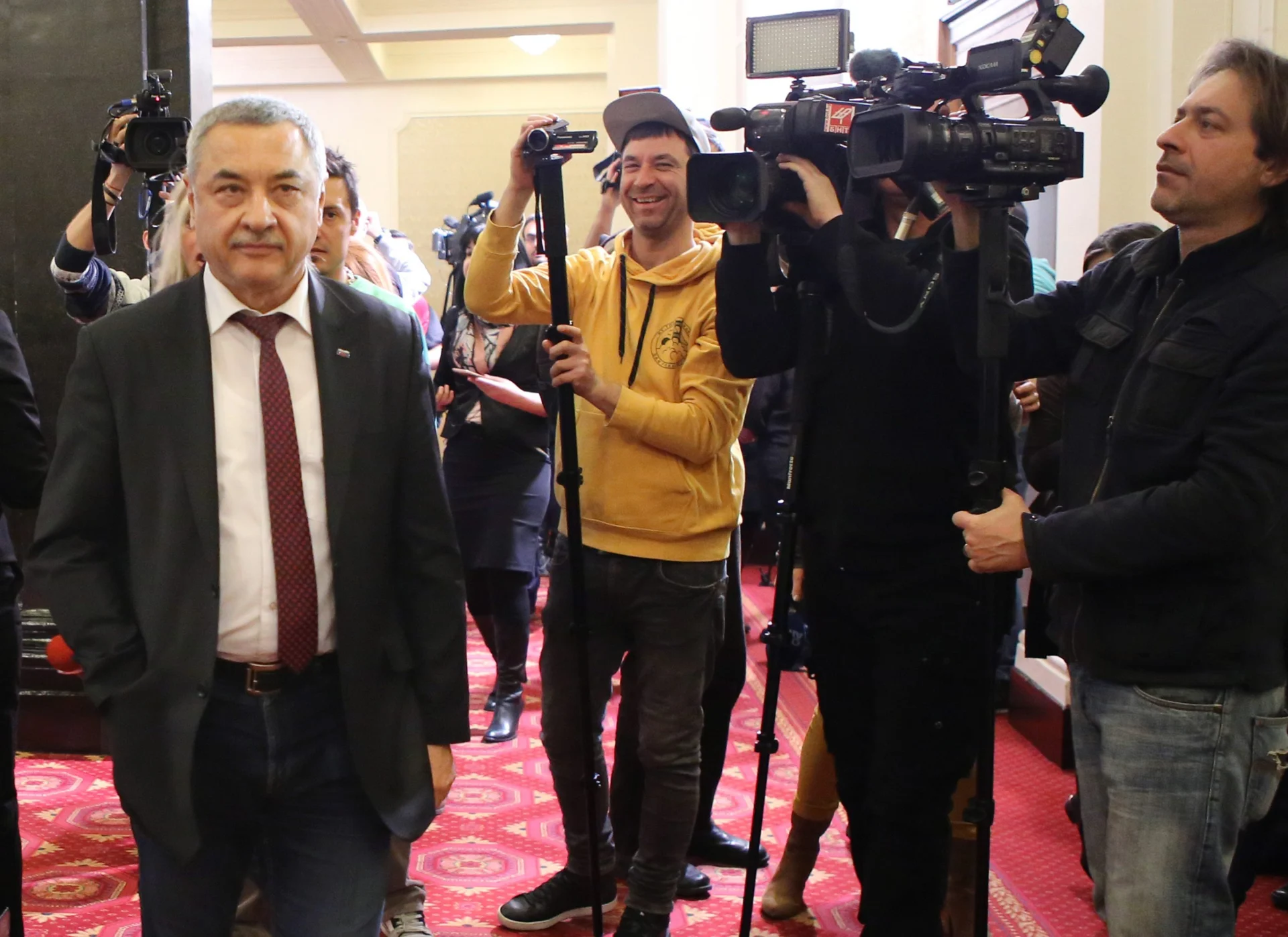 Парламент Валери Симеонов