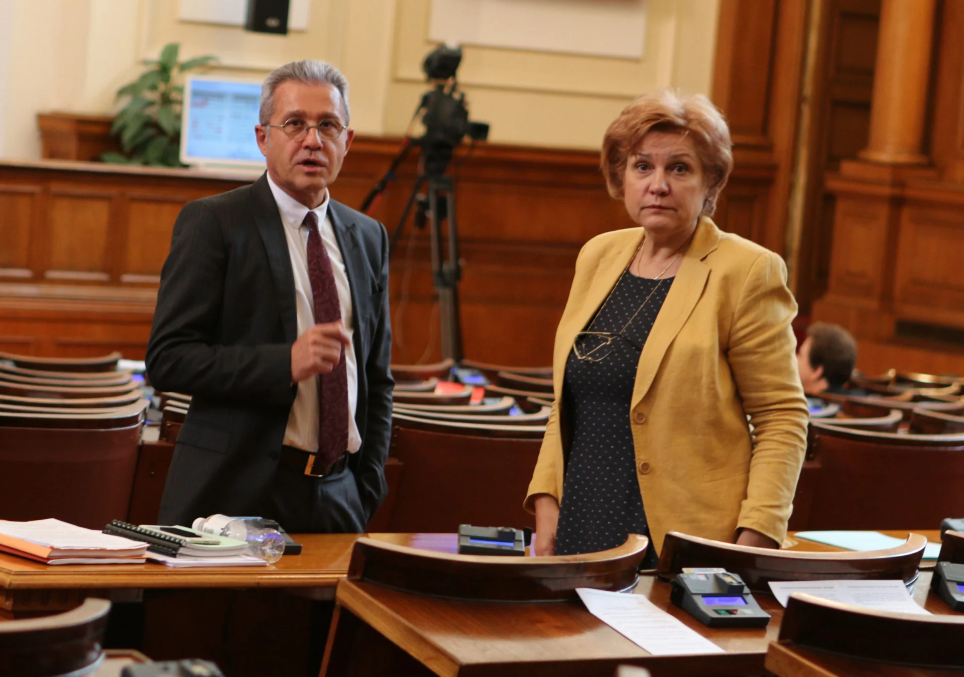 Парламент Йордан Цонев Менда Стоянова