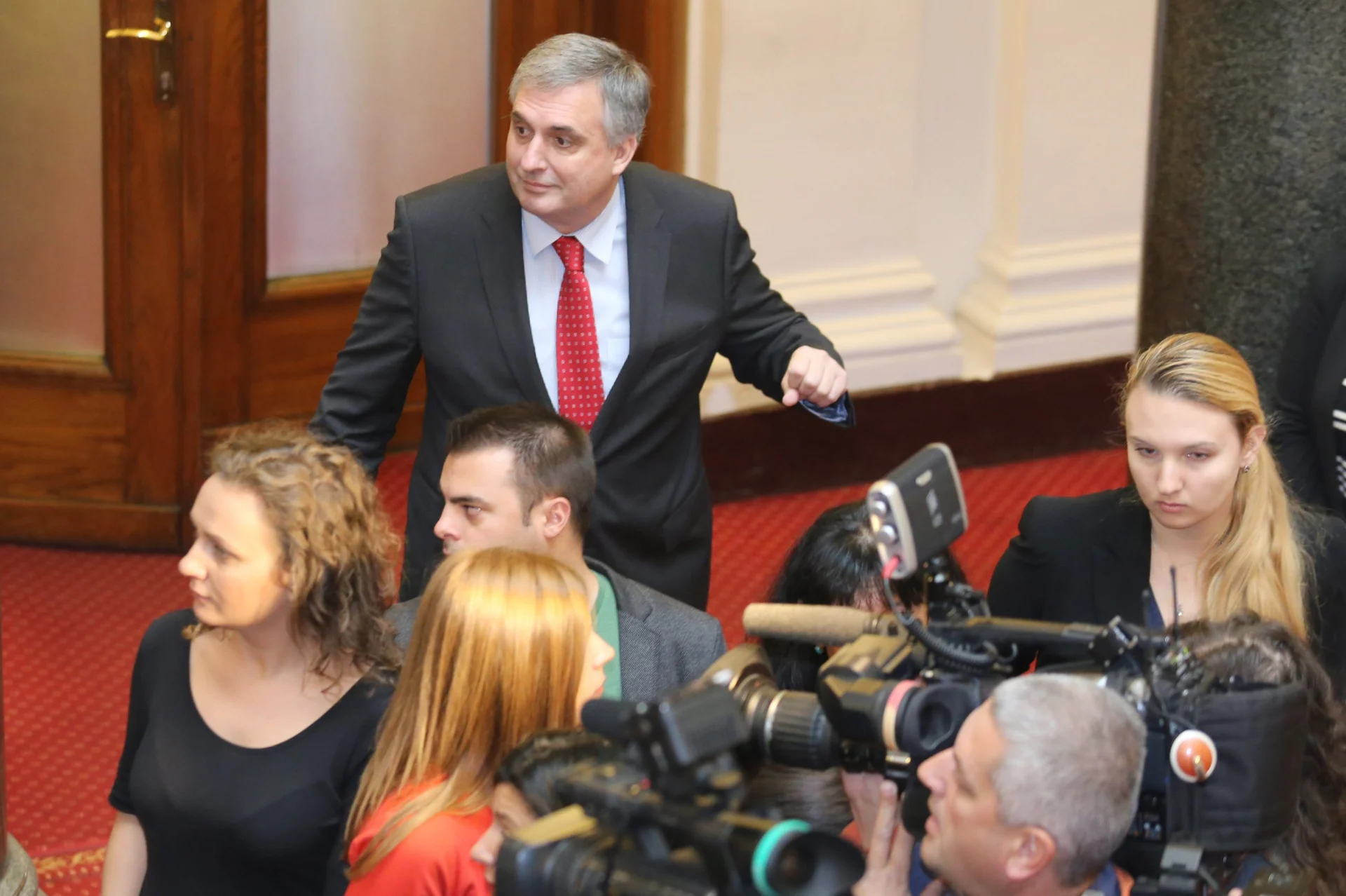 Парламент Ивайло Калфин