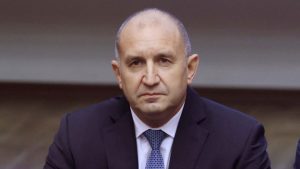 Румен Радев се чуди дали и други представители на съдебната власт не са минали през дивана на Еврото