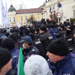 Парламент протест срещу зеления сертификат