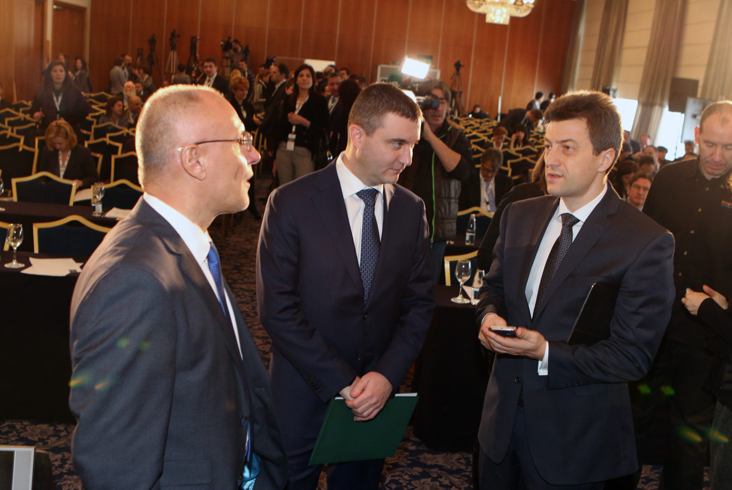 Десета среща на бизнеса с правителството Димитър Радев - управител на БНБ Владислав Горанов - министър на финансите Петър Андронов - председател АББ
