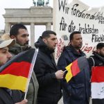 Броят на бежанците в Германия намалява за първи път от 2011 година насам
