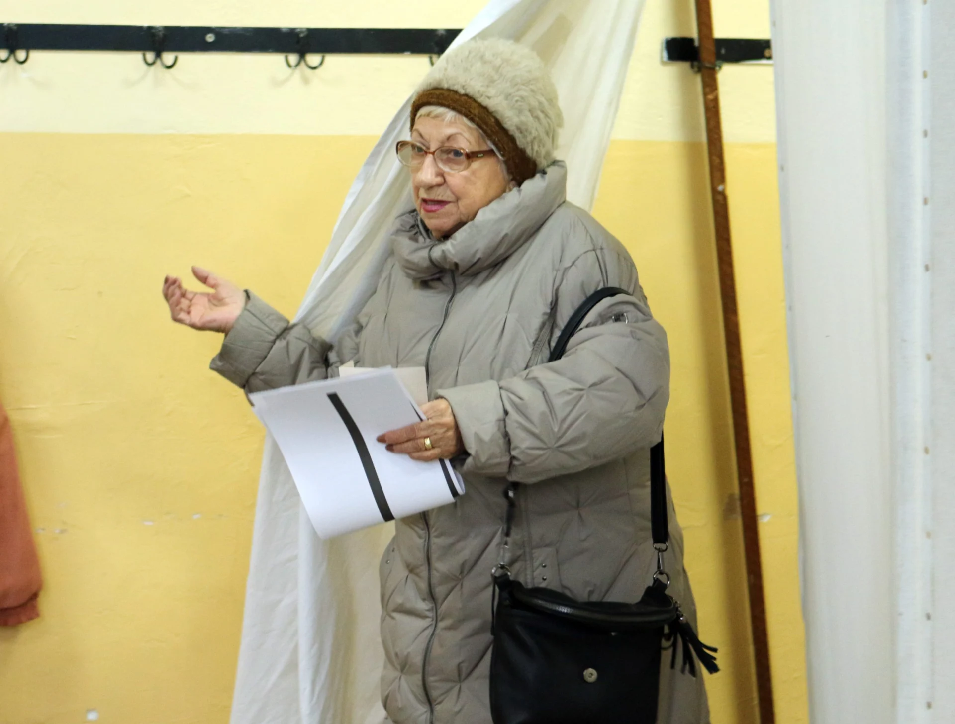 Местни избори 2015 гласуване бюлетини гласоподаватели