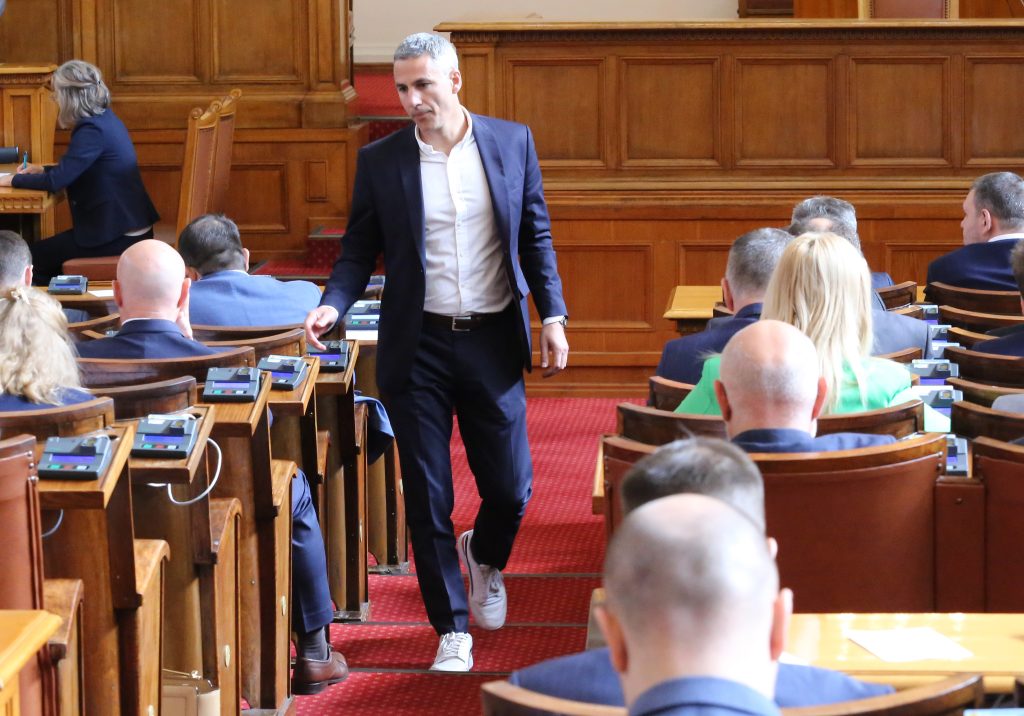 Парламент Андрей Гюров