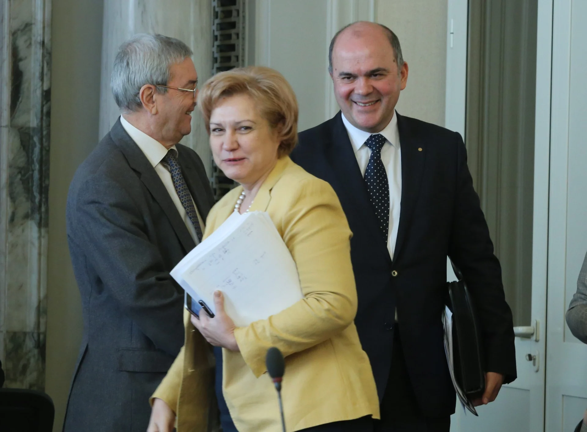 Парламент Комисия по бюджет и финанси Менда Стоянова