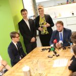 В Puzl CowOrKing министърът на икономиката Теодор Седларски се срещна с предприемачи