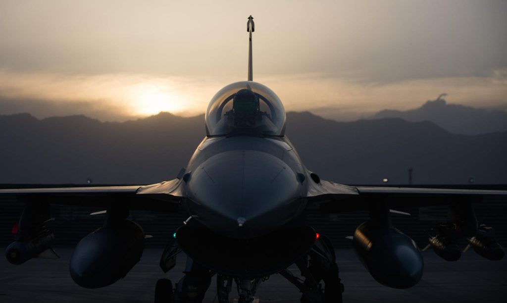 МС внесе за ратификация в парламента договорите за новите F-16 10 Самолет