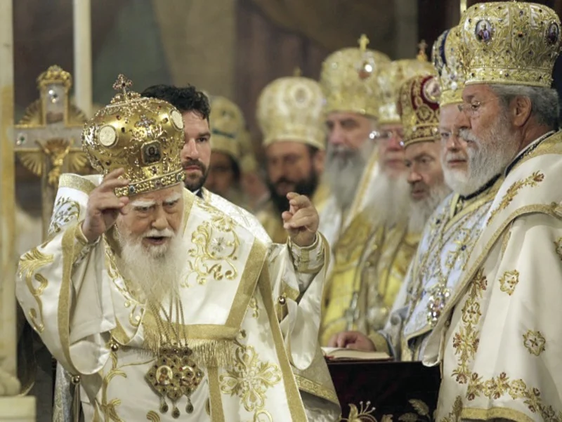 Патриарх Максим тепърва ще бъде брулен от историческите ветрове.