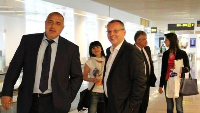 Кметът на община Гоце Делчев Владимир Москов и двама журналисти - Елена Бацалова и Николай Серкеджиев