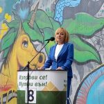 Мая Манолова