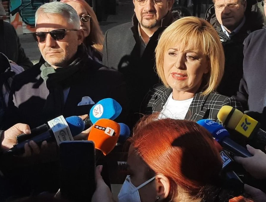 Мая Манолова