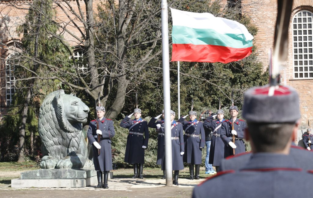 3 март церемония по издигане на Националното знаме на Република България пред паметника на Незнайния воин в столицата. Росен Плевнелиев - президент Цецка Цачева - предс. на парламента Николай Ненчев - министър на отбраната