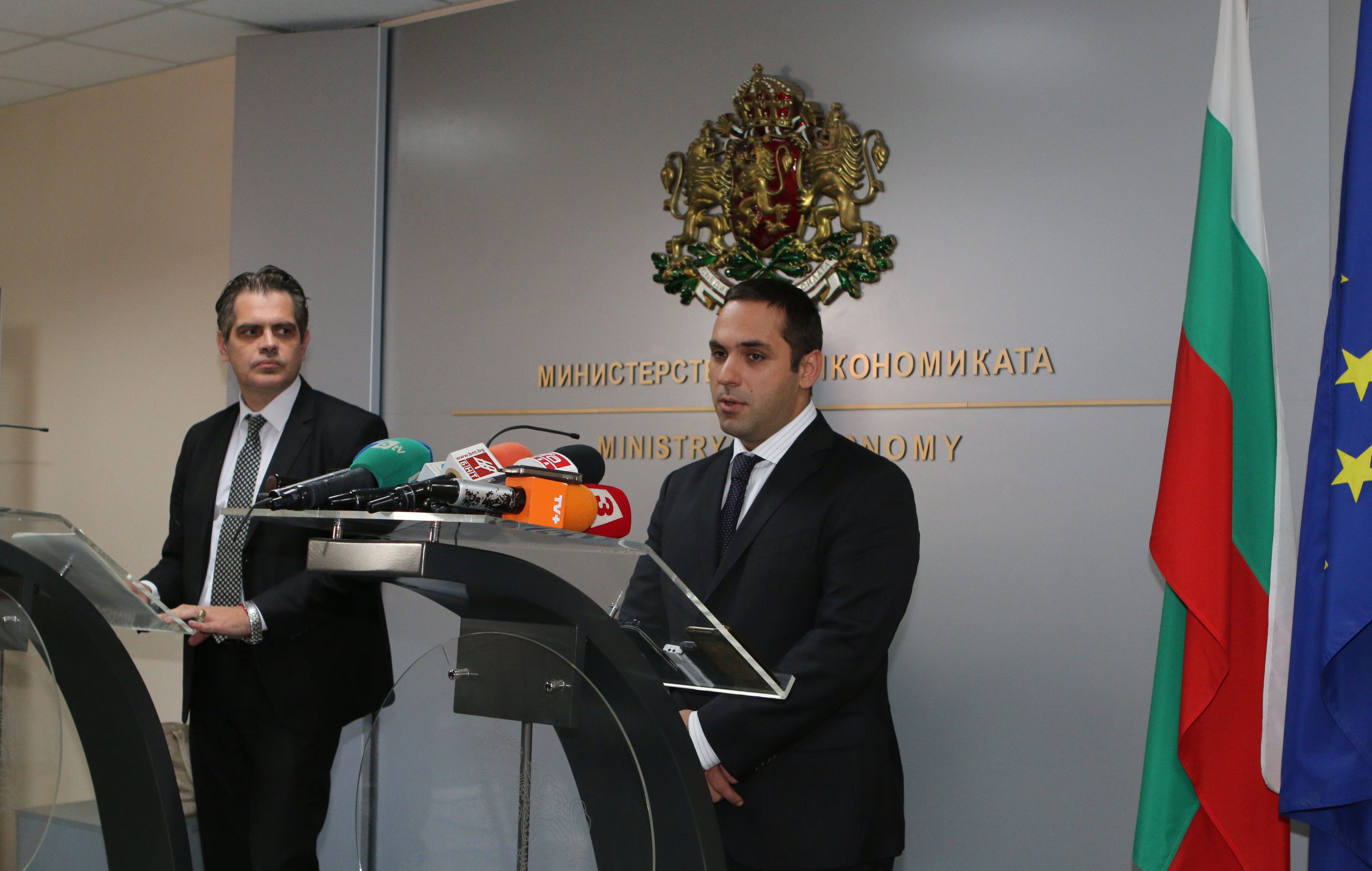 Министерство на икономиката Пресконференция за Дунарит Лъчезар Борисов -д зам. мин. Емил Караниколов - министър на икономиката