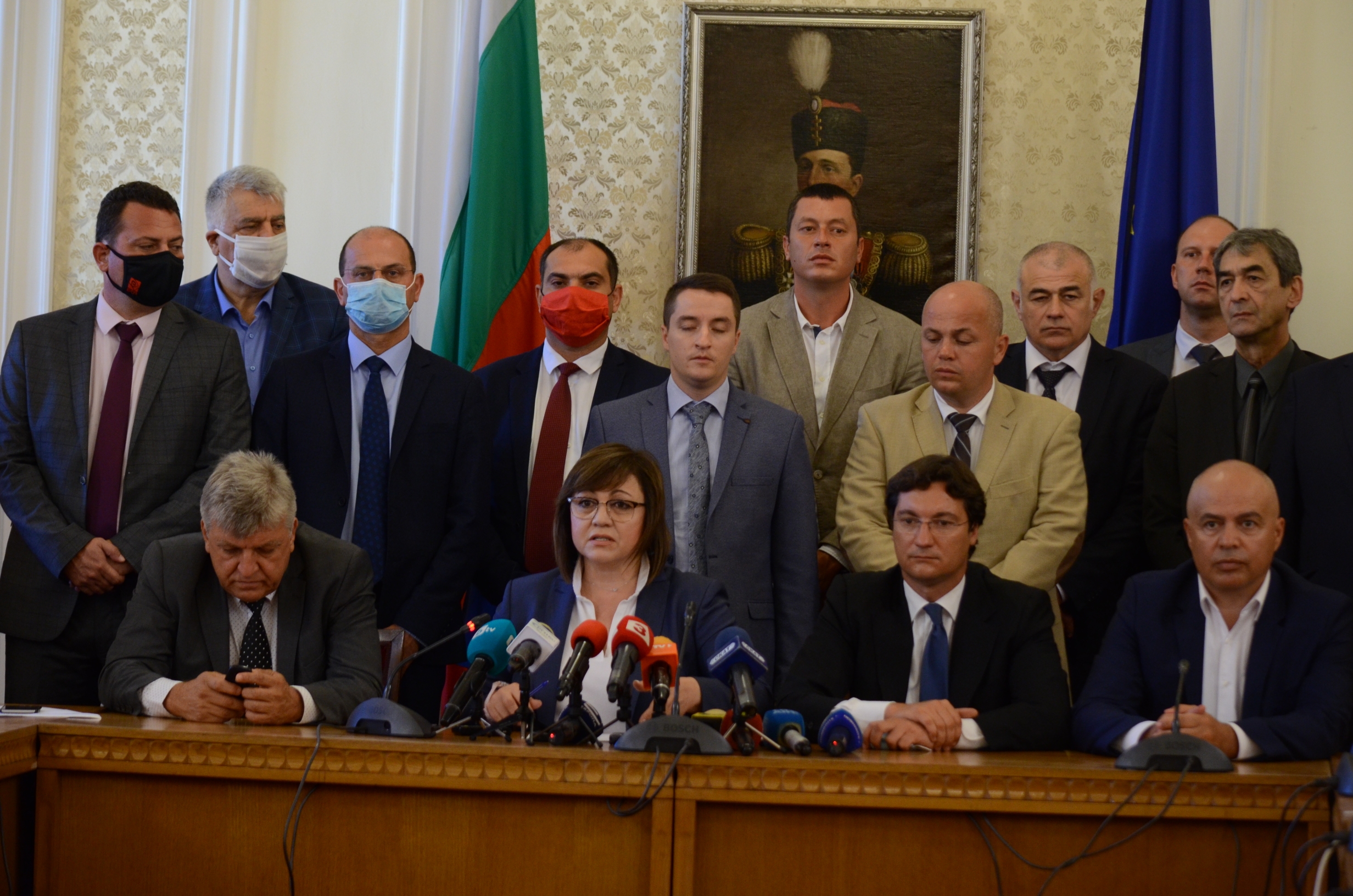 Парламент Корнелия Нинова БСП