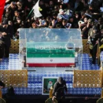 В последния ден от възпоменателните церемонии погребват Али Хаменей в родния му град Машхад