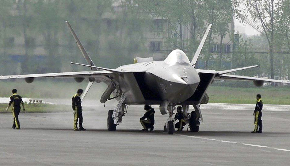 китайски стелт изтребител J-20 китай
