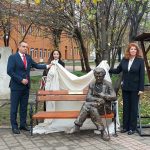 Илияна Йотова паметник