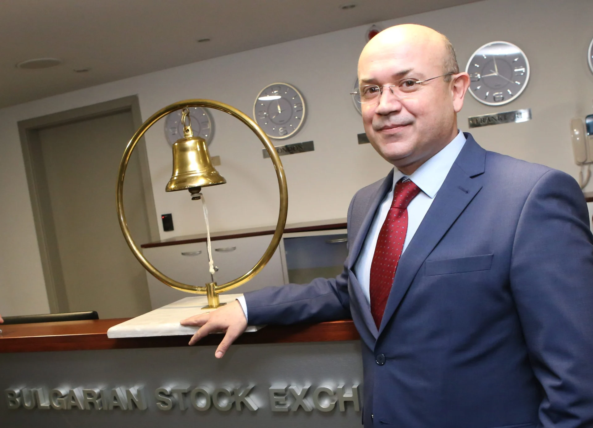 БФБ Награди  Маню Моравенов изп. директор БФБ